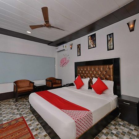 Collection O Retreat Morjim Resort Extérieur photo