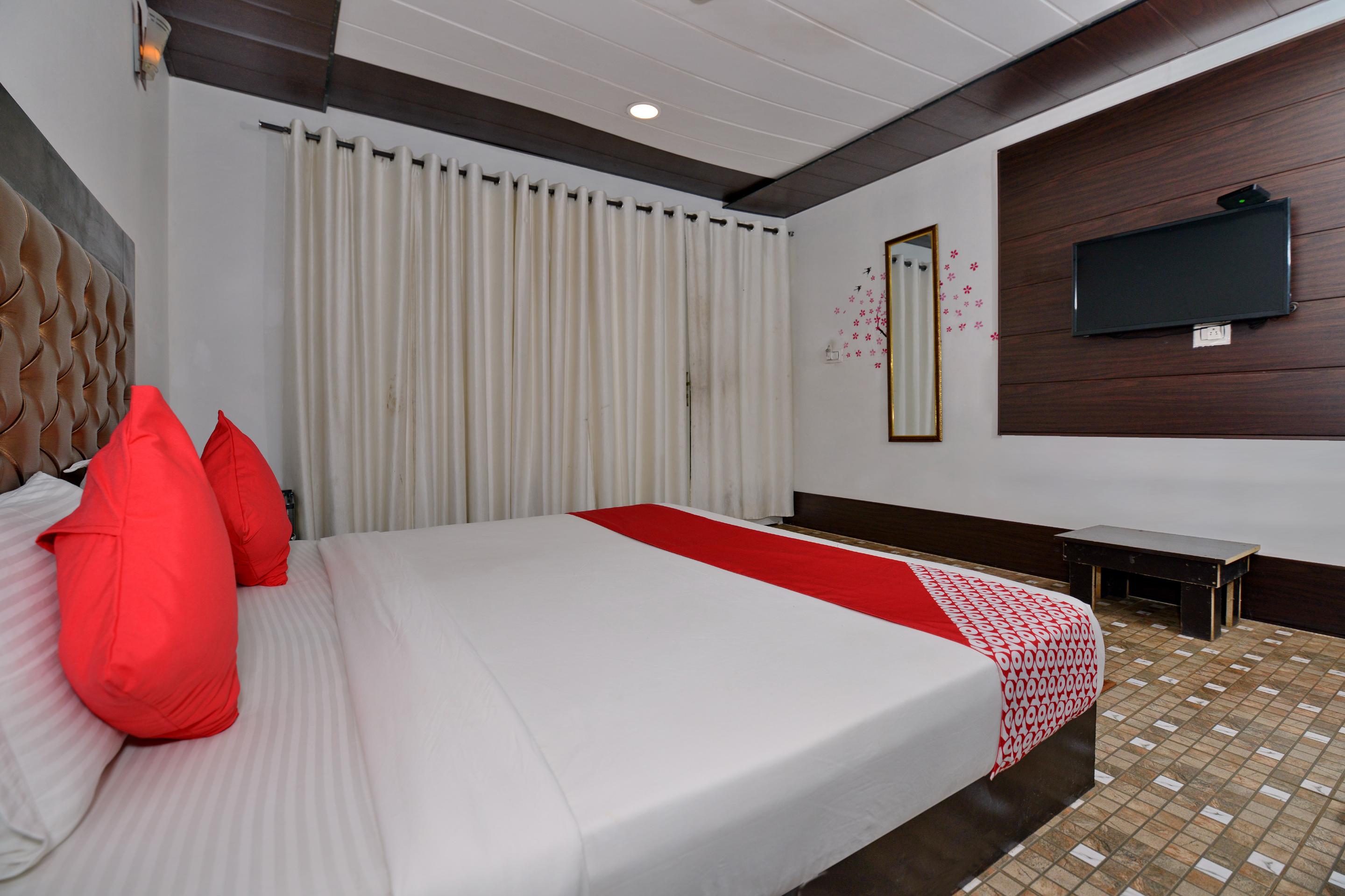Collection O Retreat Morjim Resort Extérieur photo