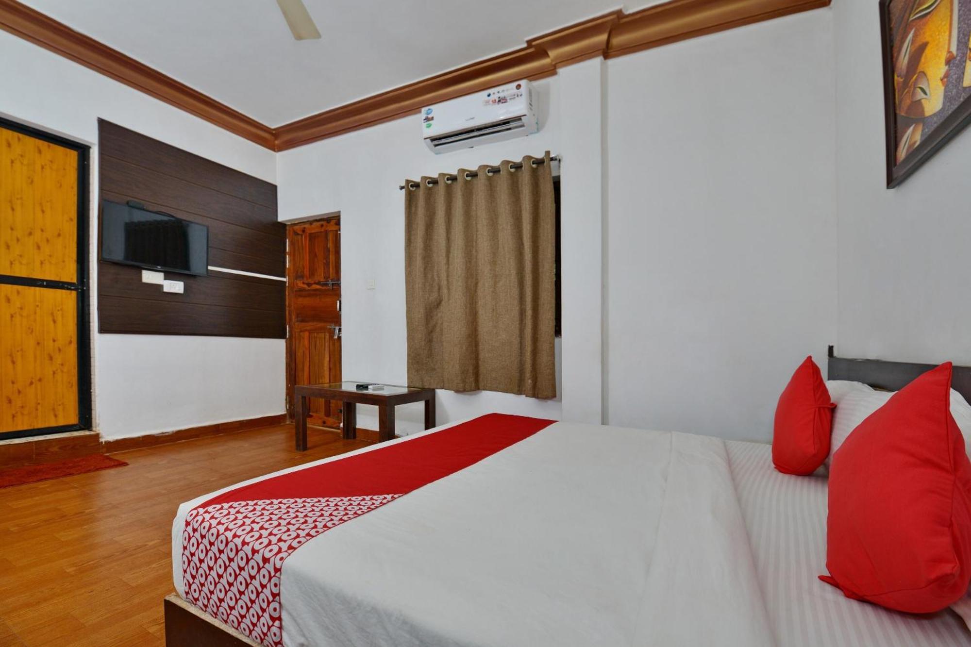 Collection O Retreat Morjim Resort Extérieur photo