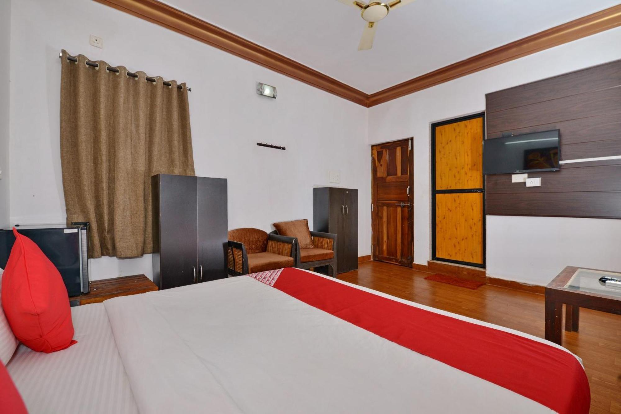 Collection O Retreat Morjim Resort Extérieur photo