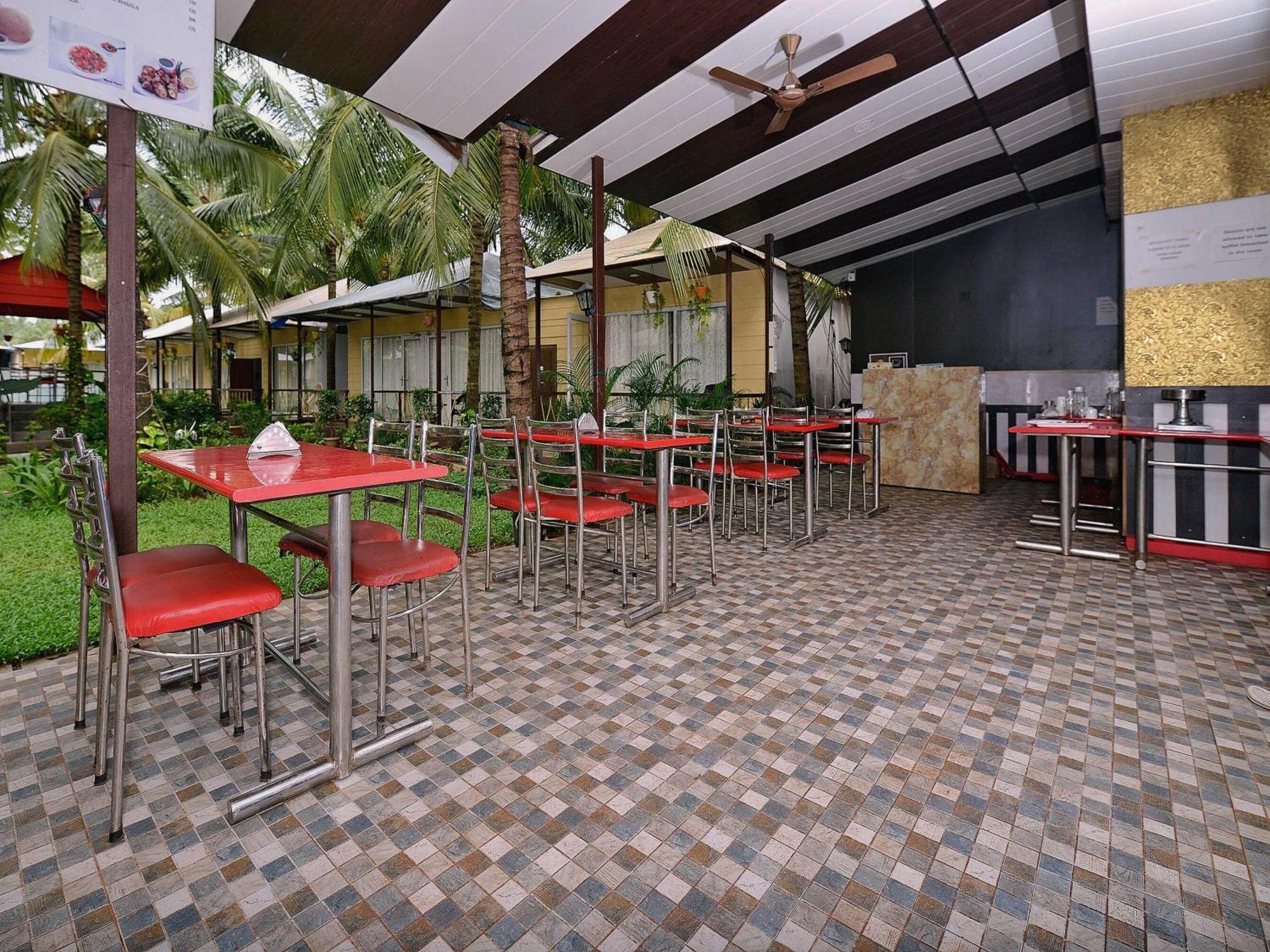 Collection O Retreat Morjim Resort Extérieur photo
