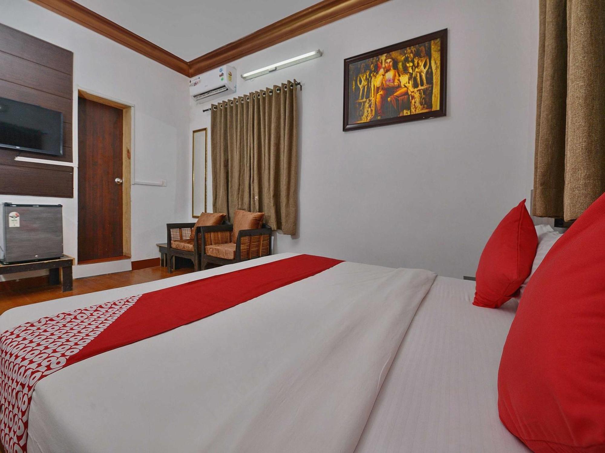 Collection O Retreat Morjim Resort Extérieur photo