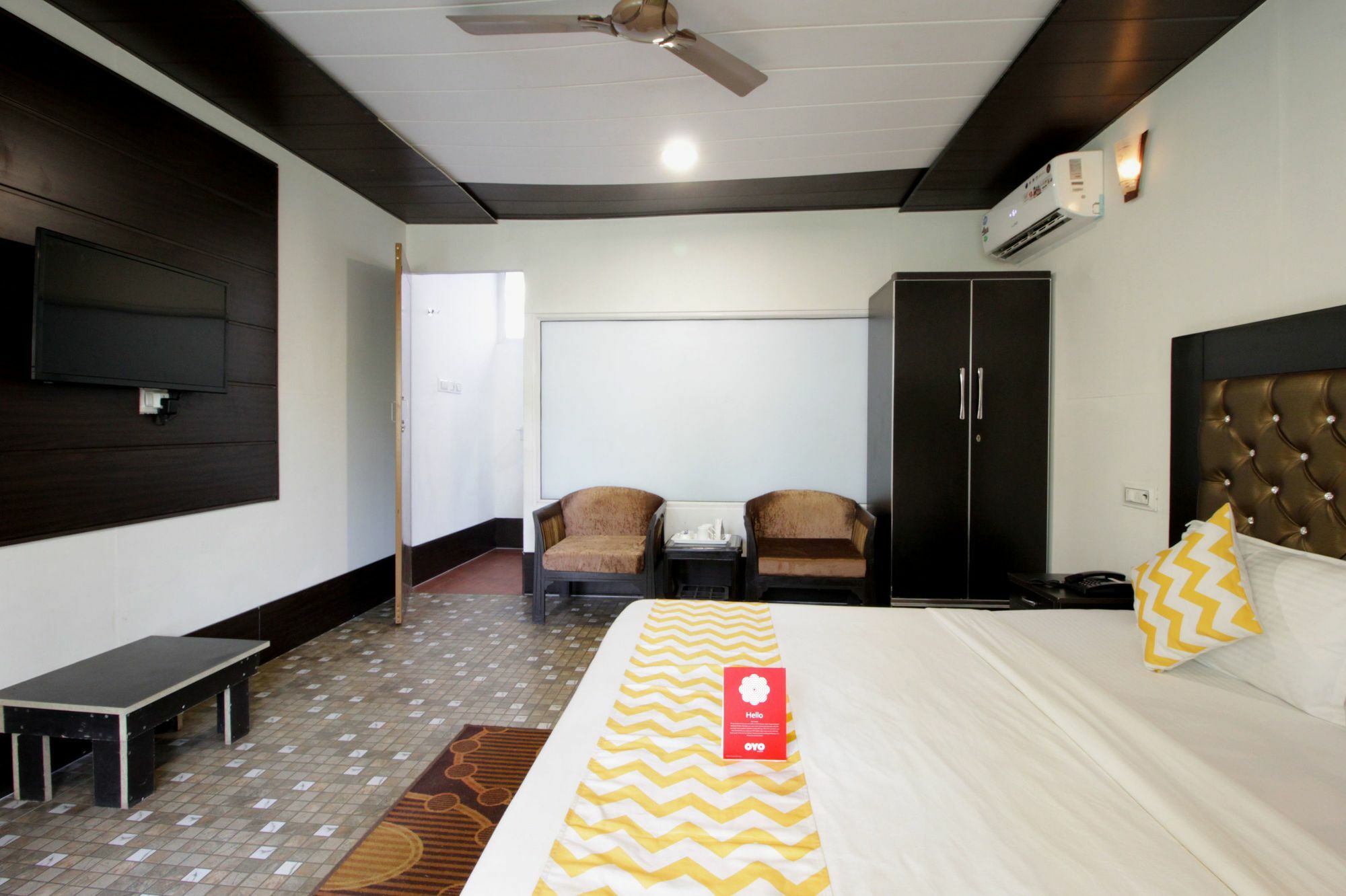 Collection O Retreat Morjim Resort Extérieur photo