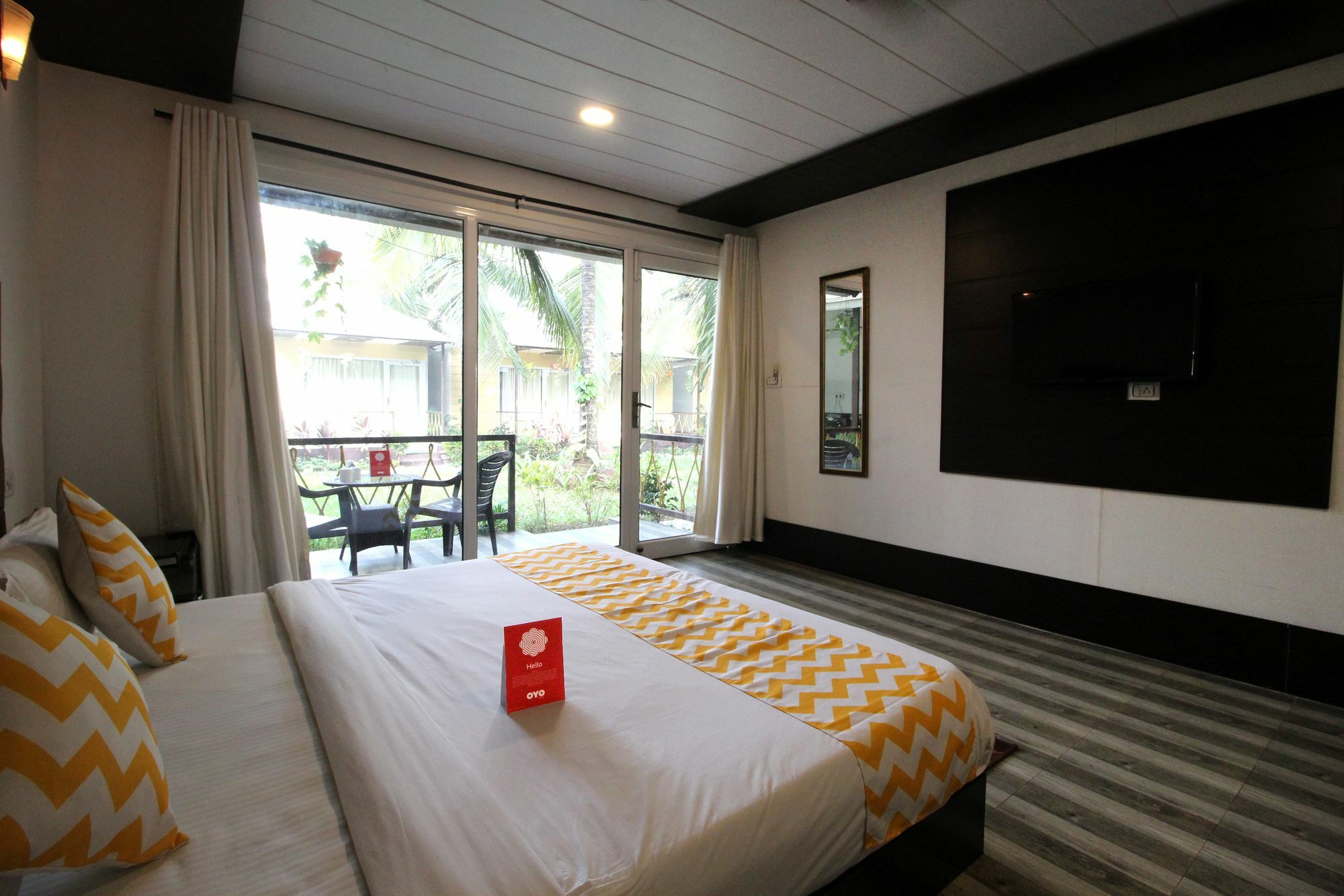 Collection O Retreat Morjim Resort Extérieur photo