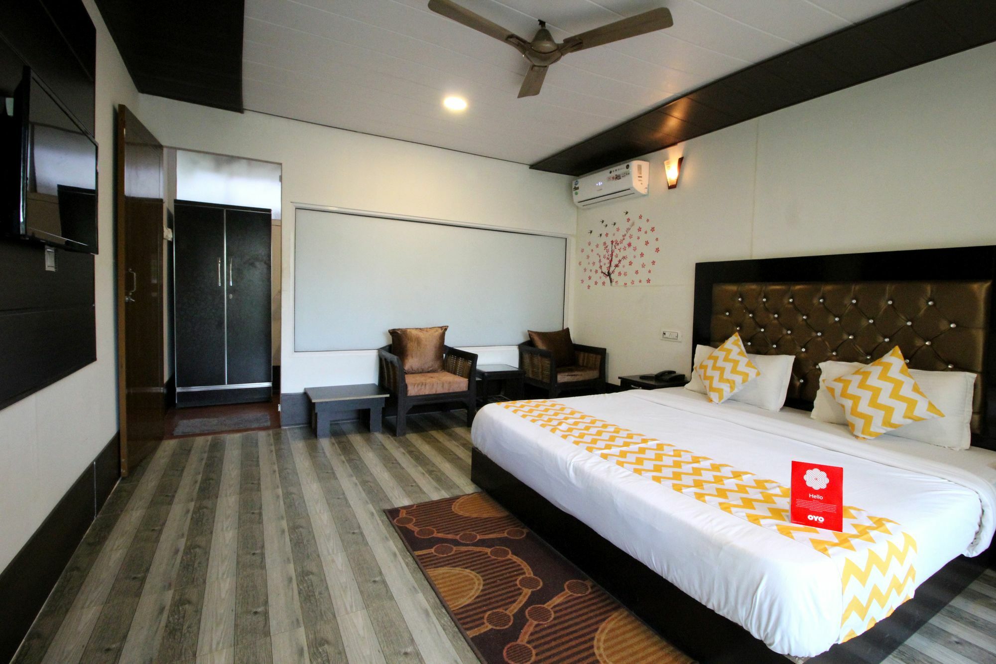 Collection O Retreat Morjim Resort Extérieur photo